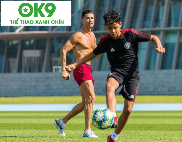 Con trai Ronaldo được kỳ vọng sẽ tiếp nối sự nghiệp của bố Con trai Ronaldo được kỳ vọng sẽ tiếp nối sự nghiệp của bố